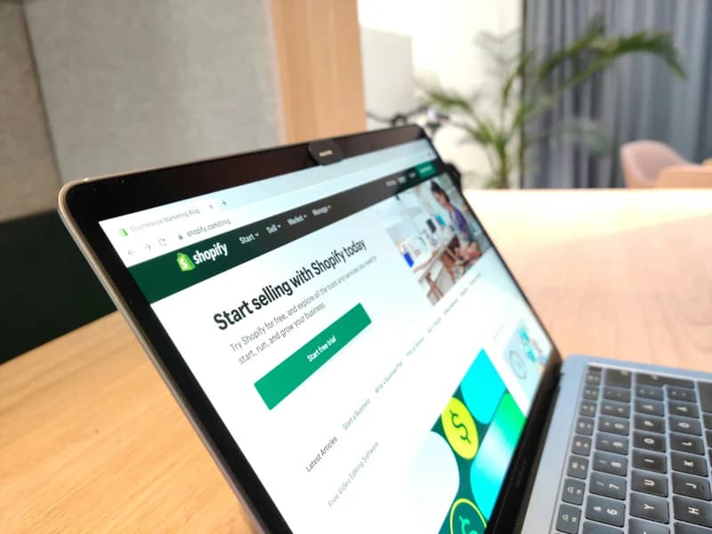 Shopify vs Custom E-Commerce: What's Right for Your Indian Business?